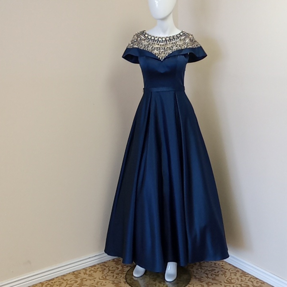 Elizabeth K GLS size x-small prom dress